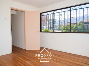 Casa con amplio terreno Las Condes