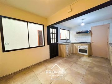 Casa con amplio terreno Las Condes