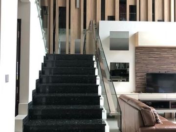 Rumah Mewah Batununggal dekat Buah batu, Suryalaya, Turangga bandung