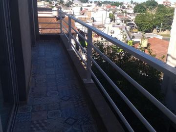 EXCELENTE MONOAMBIENTE MUY LUMINOSO