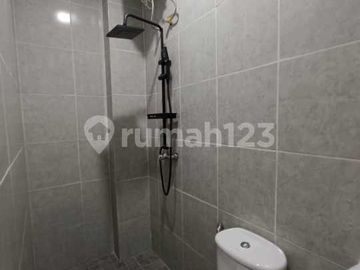 Rumah Kost 4 Lantai Full Penyewa Taman Palem