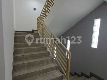 Rumah Kost 4 Lantai Full Penyewa Taman Palem