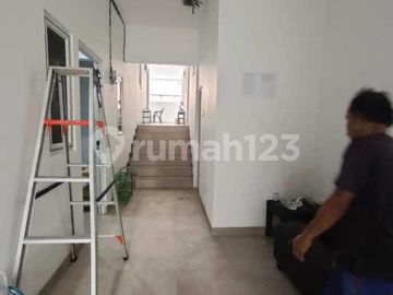 Rumah Kost 4 Lantai Full Penyewa Taman Palem