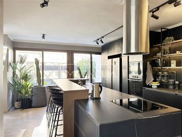 Penthouse Dúplex amoblado con hot tub y terraza privada