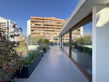 Penthouse Dúplex amoblado con hot tub y terraza privada