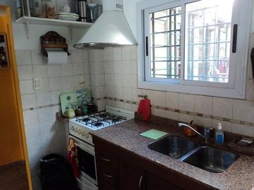 CASA TIPO DEPARTAMENTO - P.H. 3 AMBIENTES HAEDO NORTE - 1/2 CUADRA GAONA Y FASOLA -