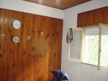 CASA TIPO DEPARTAMENTO - P.H. 3 AMBIENTES HAEDO NORTE - 1/2 CUADRA GAONA Y FASOLA -
