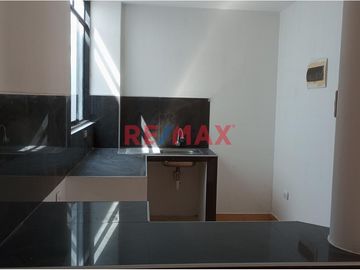 🏠 **¡Oportunidad Única en Pimentel, Chiclayo!** 🌟

Te presentamos esta amplia y versátil casa urbana en ESQUINA ubicada en la atractiva Urb La Plata