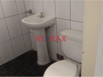🏠 **¡Oportunidad Única en Pimentel, Chiclayo!** 🌟

Te presentamos esta amplia y versátil casa urbana en ESQUINA ubicada en la atractiva Urb La Plata