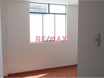 🏠 **¡Oportunidad Única en Pimentel, Chiclayo!** 🌟

Te presentamos esta amplia y versátil casa urbana en ESQUINA ubicada en la atractiva Urb La Plata