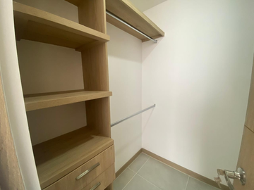 apartamento en arriendo en ojo de agua. Cod A401199