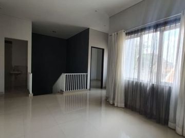 Rumah di Cinere, 2Lt, Siap Huni, dlm Cluster di Cinere Raya