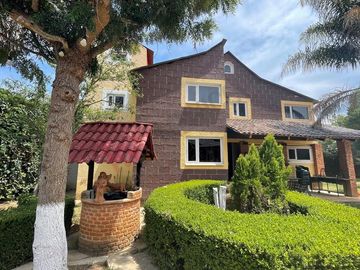 Excelente oportunidad casa en Venta muy cerca de Huasca, 2500m terreno y 488m de construcción.