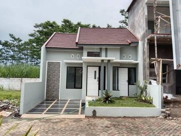 Rumah Murah Siap Huni di Permata dekat Bandara Pakis Malang