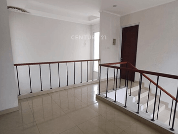 Dijual Rumah Bagus Strategis Harga Menarik Di Veteran