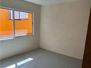 CASA EN VENTA A BORDO DE CARRETERA EN EL POLVORN