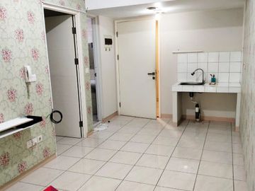 Disewa Apartemen Springlake 2BR Kosongan Murah Lantai Rendah