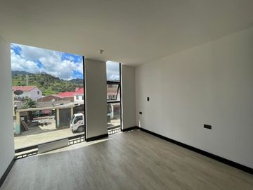Vendo casa económica en Loja