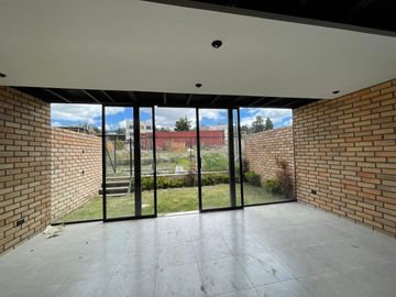 Vendo casa económica en Loja