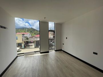 Vendo casa económica en Loja
