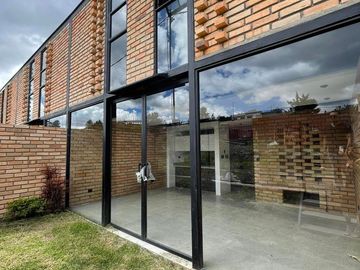 Vendo casa económica en Loja