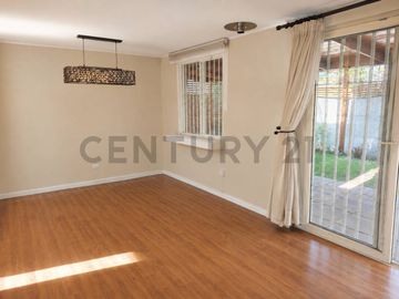 Se vende casa en condominio de Nos