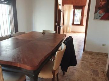 CASA CON TRES DORMITORIOS  Y LOCAL EN CALLE SOLANET  GRAL RODRIGUEZ