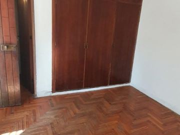 CASA CON TRES DORMITORIOS  Y LOCAL EN CALLE SOLANET  GRAL RODRIGUEZ