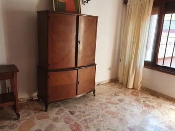 CASA CON TRES DORMITORIOS  Y LOCAL EN CALLE SOLANET  GRAL RODRIGUEZ