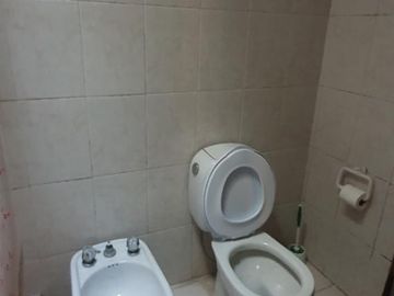 CASA CON TRES DORMITORIOS  Y LOCAL EN CALLE SOLANET  GRAL RODRIGUEZ