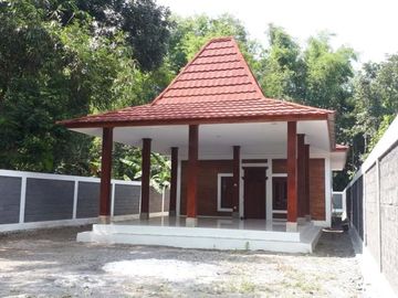 MILIKI SEGERA RUMAH JOGLO DI UTARA CANDI PRAMBANAN LOKASI STRATEGIS