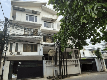 Kantor Siap Pakai Dengan Lokasi Strategis Di Pinggir Jalan Cipete