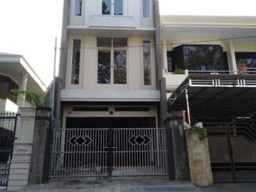 Rumah Baru Renov Darmo Satelite seperti Ruko /Rukan Bangunan