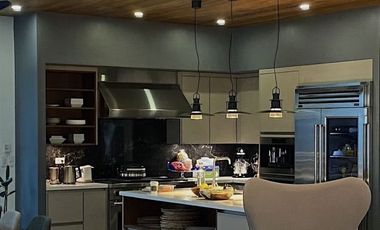 Chic and Modern House in Taguig, AFPOVAI for Sale