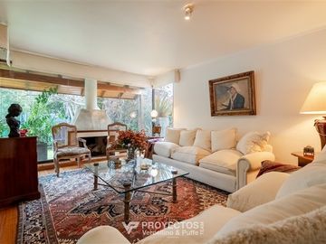 Amplia casa en VENTA de 5 dorm + serv en San Carlos