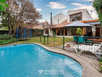 Amplia casa en VENTA de 5 dorm + serv en San Carlos