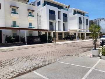 DEPARTAMENTO COSTERA LAS PALMAS  A UN COSTADO DEL CLUB DE GOLF MAYAN PALACEACAPULCO GUERRERO