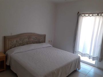 DEPARTAMENTO COSTERA LAS PALMAS  A UN COSTADO DEL CLUB DE GOLF MAYAN PALACEACAPULCO GUERRERO