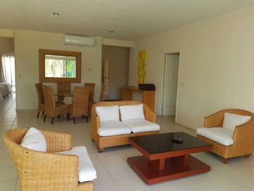 DEPARTAMENTO COSTERA LAS PALMAS  A UN COSTADO DEL CLUB DE GOLF MAYAN PALACEACAPULCO GUERRERO