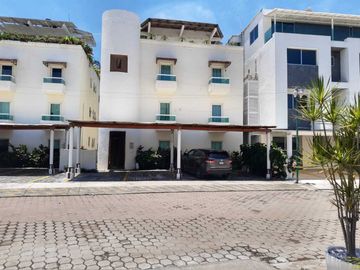 DEPARTAMENTO COSTERA LAS PALMAS  A UN COSTADO DEL CLUB DE GOLF MAYAN PALACEACAPULCO GUERRERO
