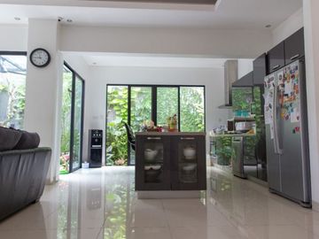 Rumah Cantik Strategis di Cluster Elite Kebayoran Bintaro 6921