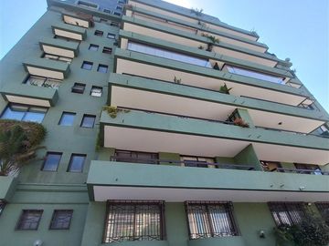 Departamento lujoso arriendo de 3D+1Sa+2B+2E+1B Las Condes