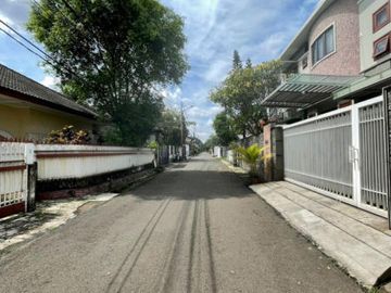 RUMAH at Jl DARMAWANGSA, KEBAYORAN BARU (LINGKUNGAN TENANG)