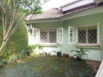 Rumah second cantik & asri dekat pintu tol pamulang