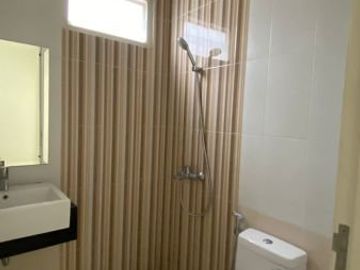 CLUSTER VOLTA SEMI FURNISHED BARU DI RENOVASI SIAP HUNI