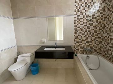 CLUSTER VOLTA SEMI FURNISHED BARU DI RENOVASI SIAP HUNI