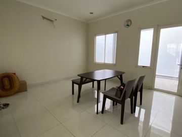 CLUSTER VOLTA SEMI FURNISHED BARU DI RENOVASI SIAP HUNI