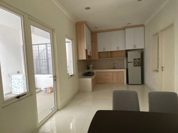 CLUSTER VOLTA SEMI FURNISHED BARU DI RENOVASI SIAP HUNI
