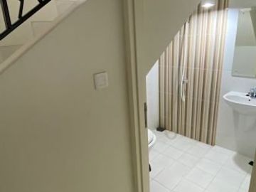 CLUSTER VOLTA SEMI FURNISHED BARU DI RENOVASI SIAP HUNI