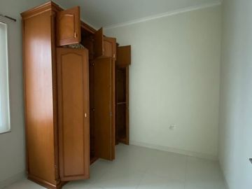 CLUSTER VOLTA SEMI FURNISHED BARU DI RENOVASI SIAP HUNI